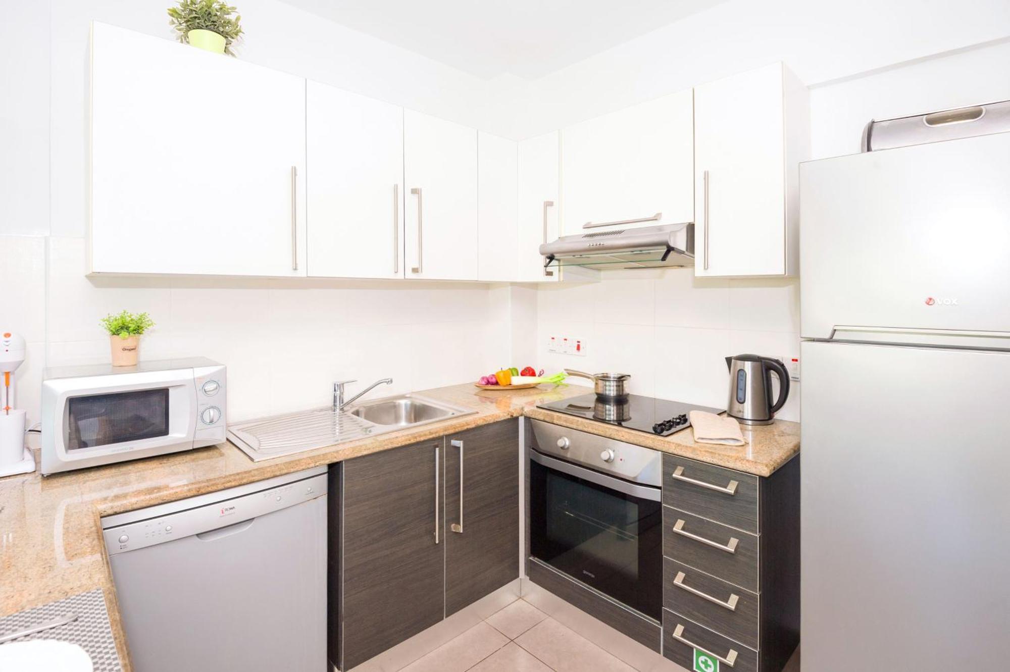 Lucile - Coralli Beachfront Apartment Paralimni Exterior foto